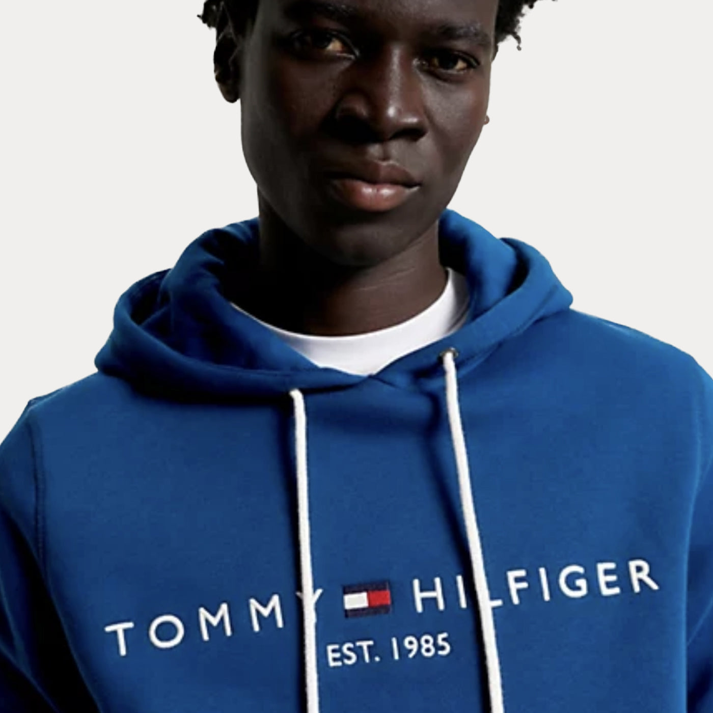 TOMMY HILFIGER - FELPA CON CAPPUCCIO E LOGO