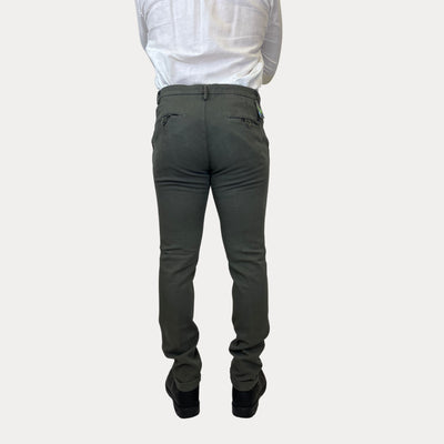 Pantalone da uomo grigio firmato Masons' vista retro su modello