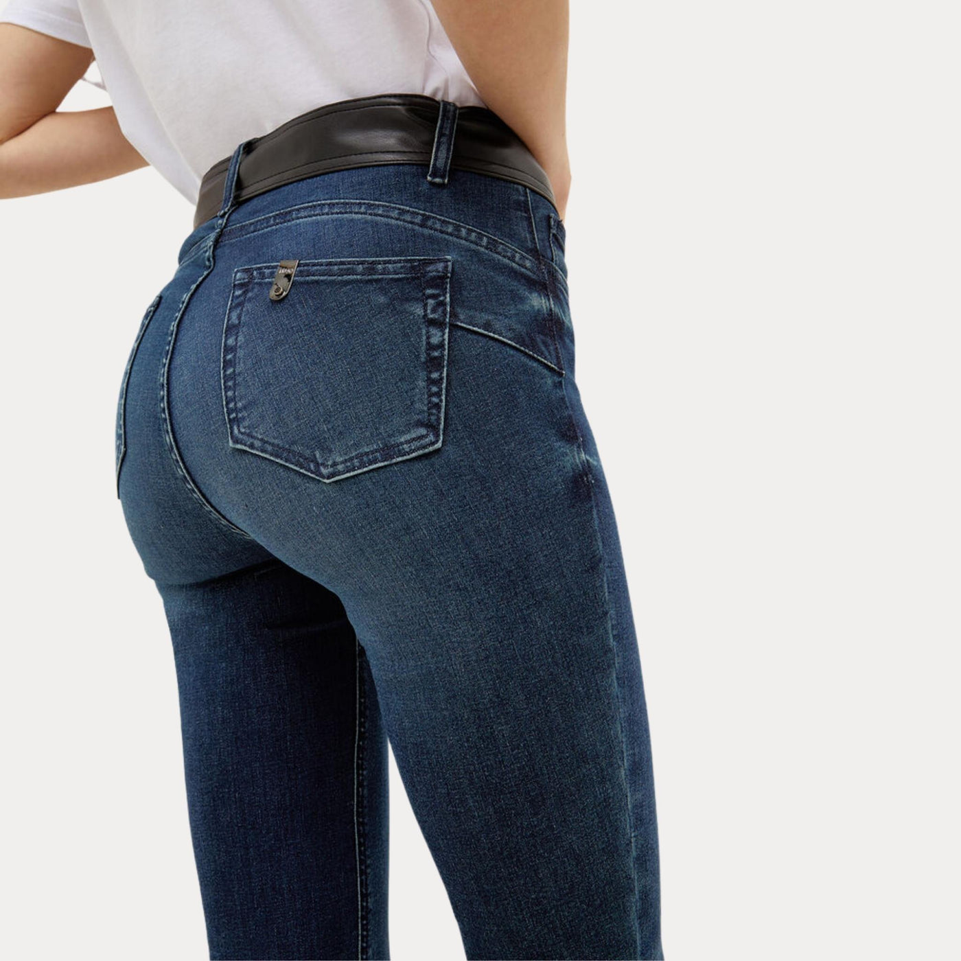 Jeans Donna a vita alta con cintura in tessuto spalmato retro